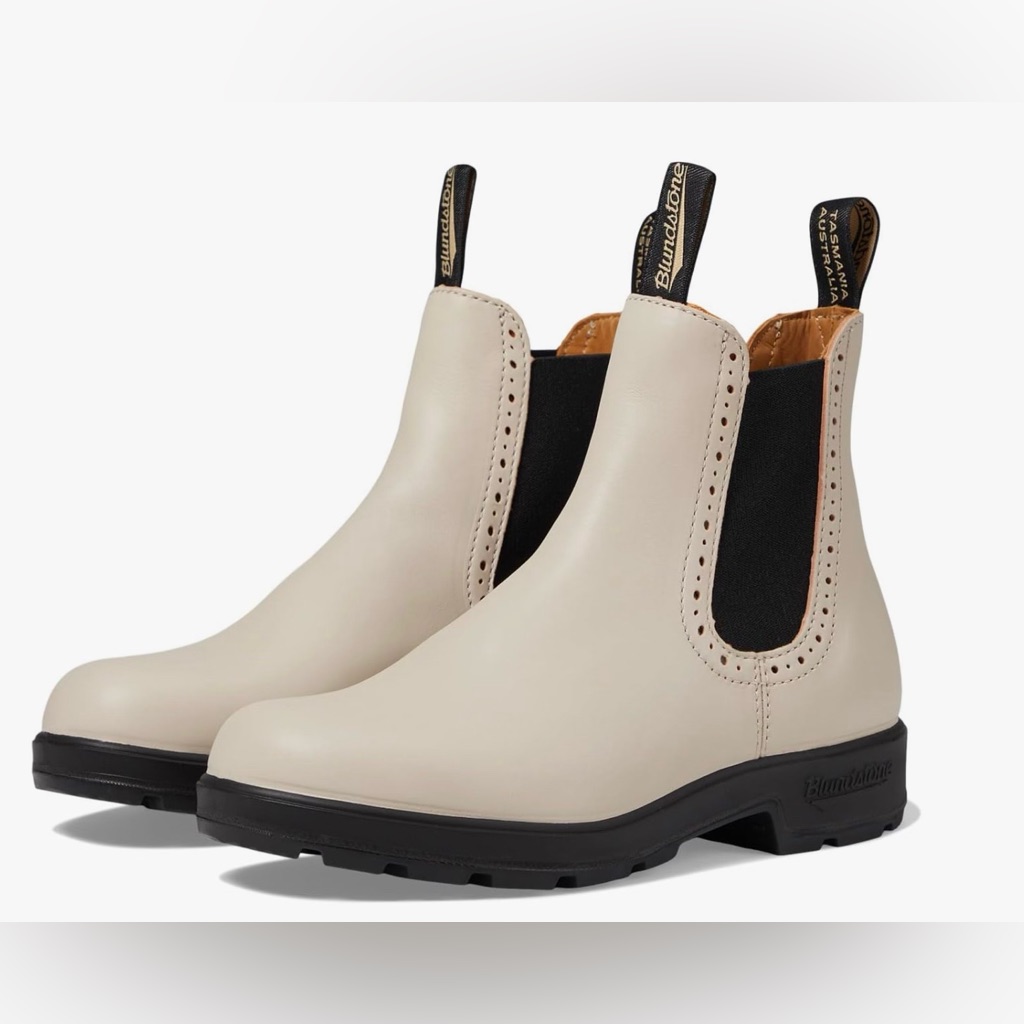 New Without Box- Blundstone Pearl White Pull On Ankle Boots